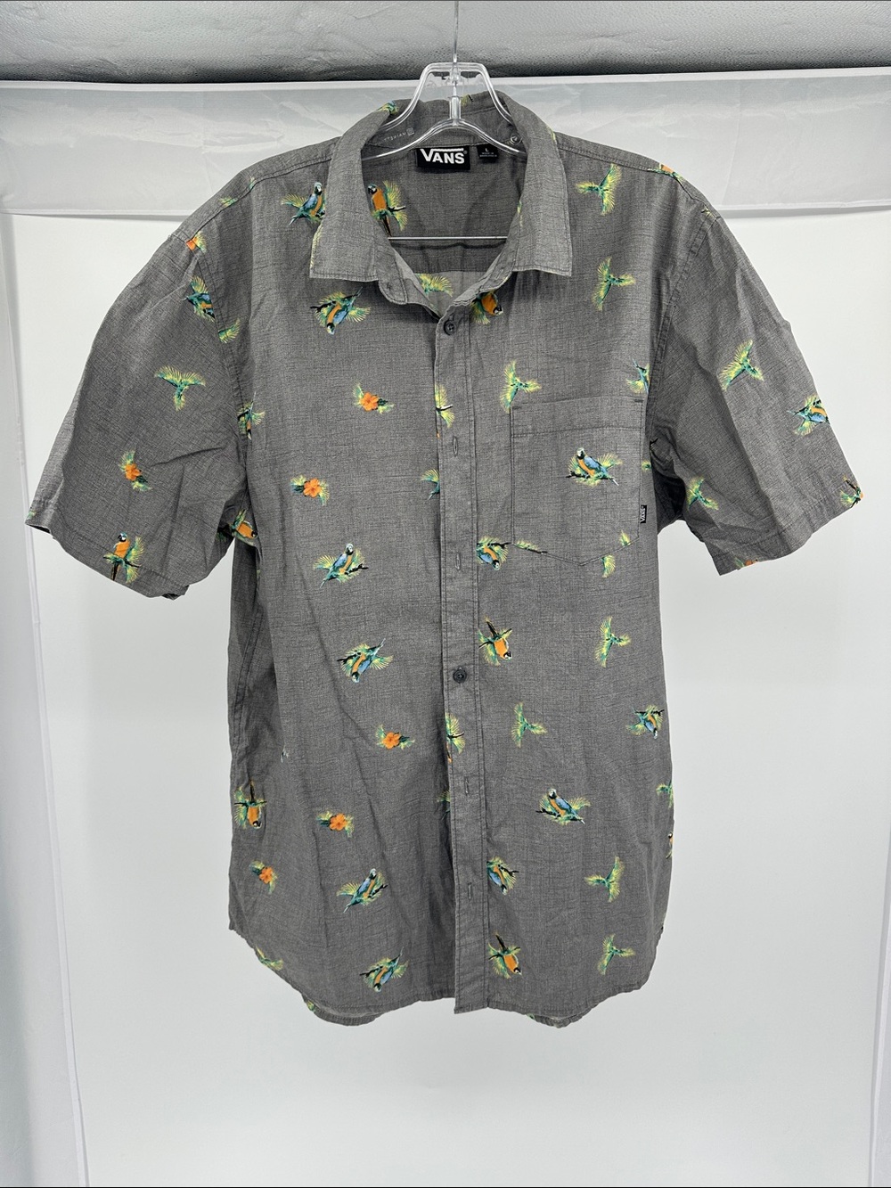 Vans Gray Short-Sleeve Button-Up Shirt with Green & Orange Bird Print